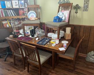 Mission oak-styled dining table & 6 chairs