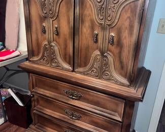 VINTAGE 70's DOOR CHEST