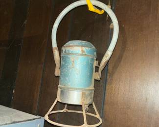 VINTAGE BATTERY LANTERN