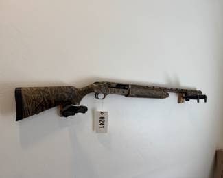  Mossberg 935, 12g, semi auto, 3" & 31/2" chamber.