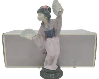 LLADRO' Madame Butterfly 12" Figure