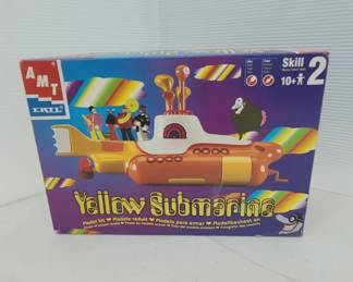 Beatles ERTL Yellow Submarine AMT Model