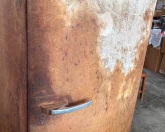Vintage General Electric refrigerator ready for restoration project…