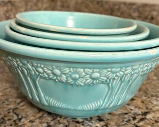 Vintage 1930s Homer Laughlin mixing bowl set