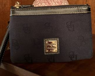 Dooney&Bourke clutch