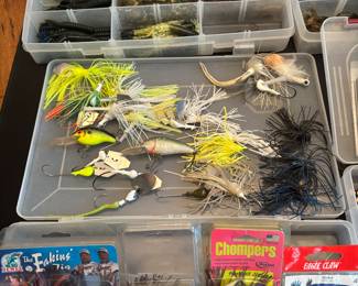 CONTAINER OF PLASTIC & A FEW LURES, JIG HEADS