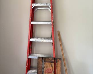 STEP LADDER & CREEPER