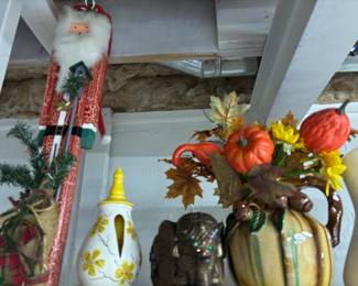 SANTA & OTHER DECOR ITEMS
