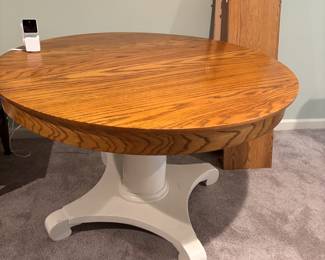 OAK TABLE W/ PAINTED BASE - 2 LEAVES