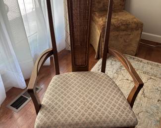 DINING CAPTAIN CHAIR (1)