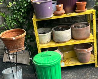 GARDEN POTS