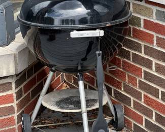 WEBER CHARCOAL GRILL