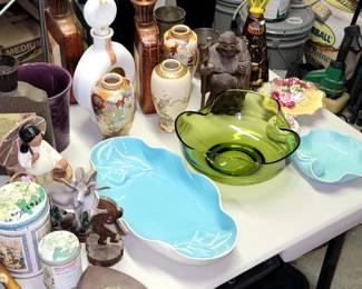 Great vintage glassware and items