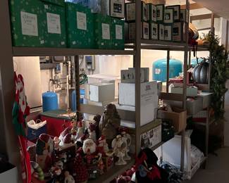 Loads of nice Xmas & fall decor
