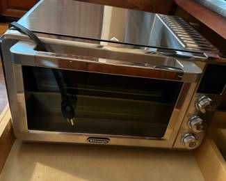 DeLonghi countertop pizza oven