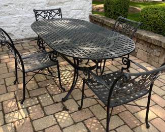 PRESALE great quality outdoor furniture - Oval table with 4 chairs 37.5w x 29h x 71L, chairs are 21w x 24d 32.5 h. nice heavy weight