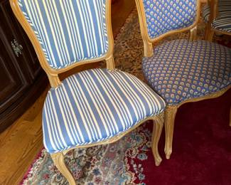 PRESALE Custom French Country pine dining table with scalloped apron and cabriole legs. 97 x 44 + Set of 8 chairs – 2 arm and 6 side. Coordinating blue and white upholstery. 21w x 37h