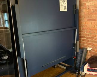 PRESALE Stiga Ping Pong table – dark blue with accessories - excellent condition