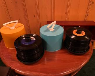 Vintage 45s vinyls in cases