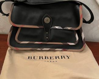 Like new Burberry Nova Check handbag