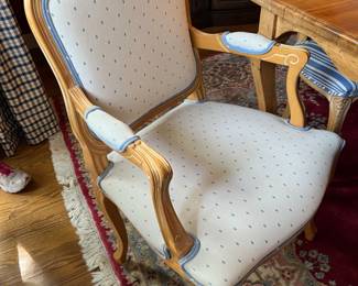 PRESALE Custom French Country pine dining table with scalloped apron and cabriole legs. 97 x 44 + Set of 8 chairs – 2 arm and 6 side. Coordinating blue and white upholstery. 21w x 37h