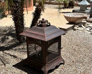 Outdoor decorative lantern