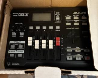 Zoom MRS-48 portable digital 4-track recorder