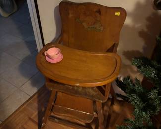 Vintage highchair with decal