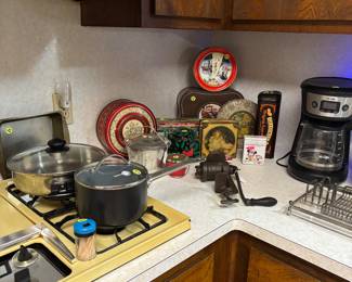 Assortment of vintage tins