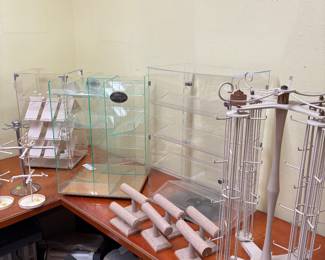 Commercial jewelry cases on spinners