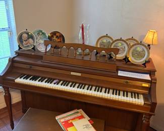 Clean Baldwin Vintage piano