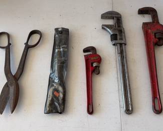 3 Pipe Wrenches, 1 Ball Joint Separator, Large Sheet Metal Cutter