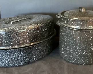 Black Enamel Cook Pot Roaster