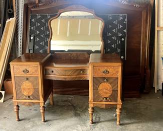 Elegant Antique Art Deco Vanity & Mirror – Burled Wood & Original Details