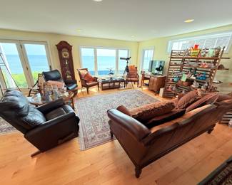 Admire the Bay as you shop!