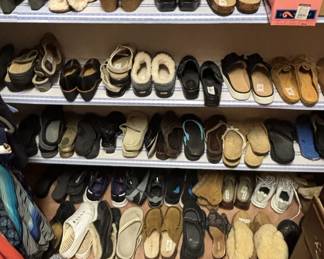Variety of women's shoes lightly worn size 9. Quality brands.