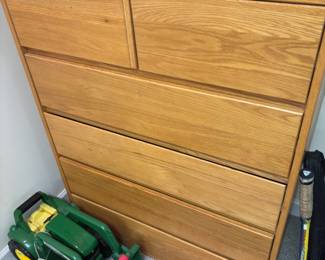 Chest of drawers.
