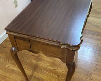 Very nice game table.