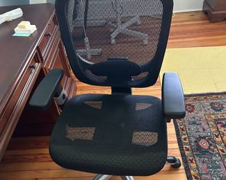 Very nice desk chair.