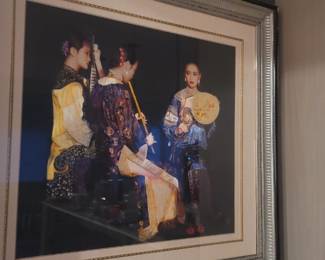 Silk ladies playing music instruments