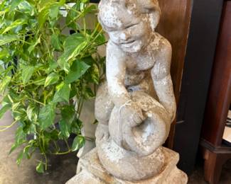 Garden statuary and an entire vintage garden area, so much to see!