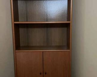 6foot Shelf Unit with 2 Doors