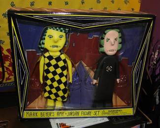 Mark Beyers Amy and Jordan figure set