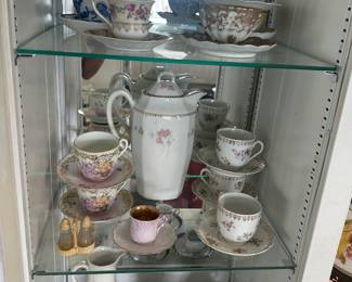Cup/saucer collection