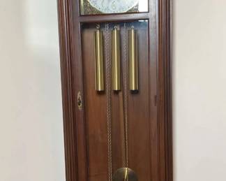 007 Howard Miller Grandfather Clock