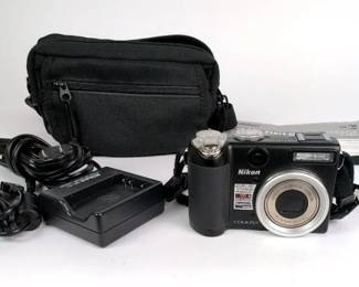 Coolpix P500 10 MP Digital Camera Outfit