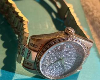 Diamond watch in gold