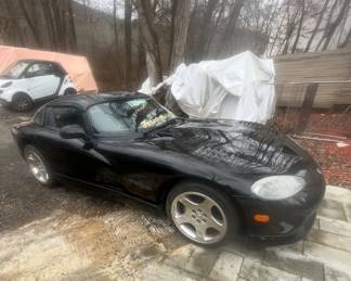 Better view of year 2000 Dodge Viper with Fast back top