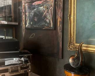 Lots of ornamental furnishings