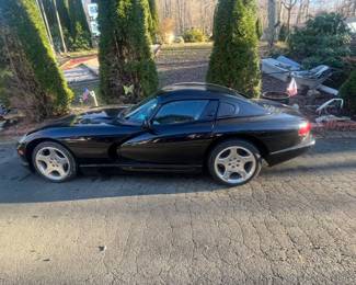 Your 2000 Dodge Viper shown with GT top